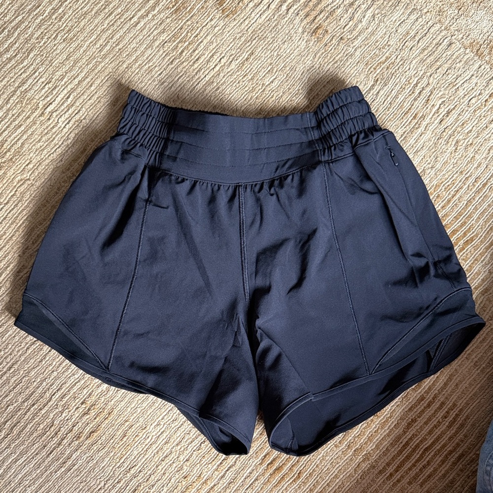 Brand New Lululemon Hotty Hot4” Inseam Size 2